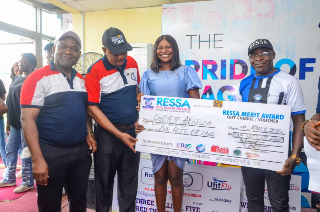 WINNERS EMERGED AFTER THE GAMES AND PRIZES AND CONSOLATION PRIZES FILLED THE AIR.6