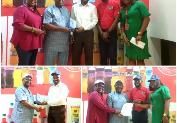 The visit to Rite Foods Ltd to present them with our appreciation letter and plaque. Thanks to Rtn. Dr Adebukunola Soile-Balogun for her company.